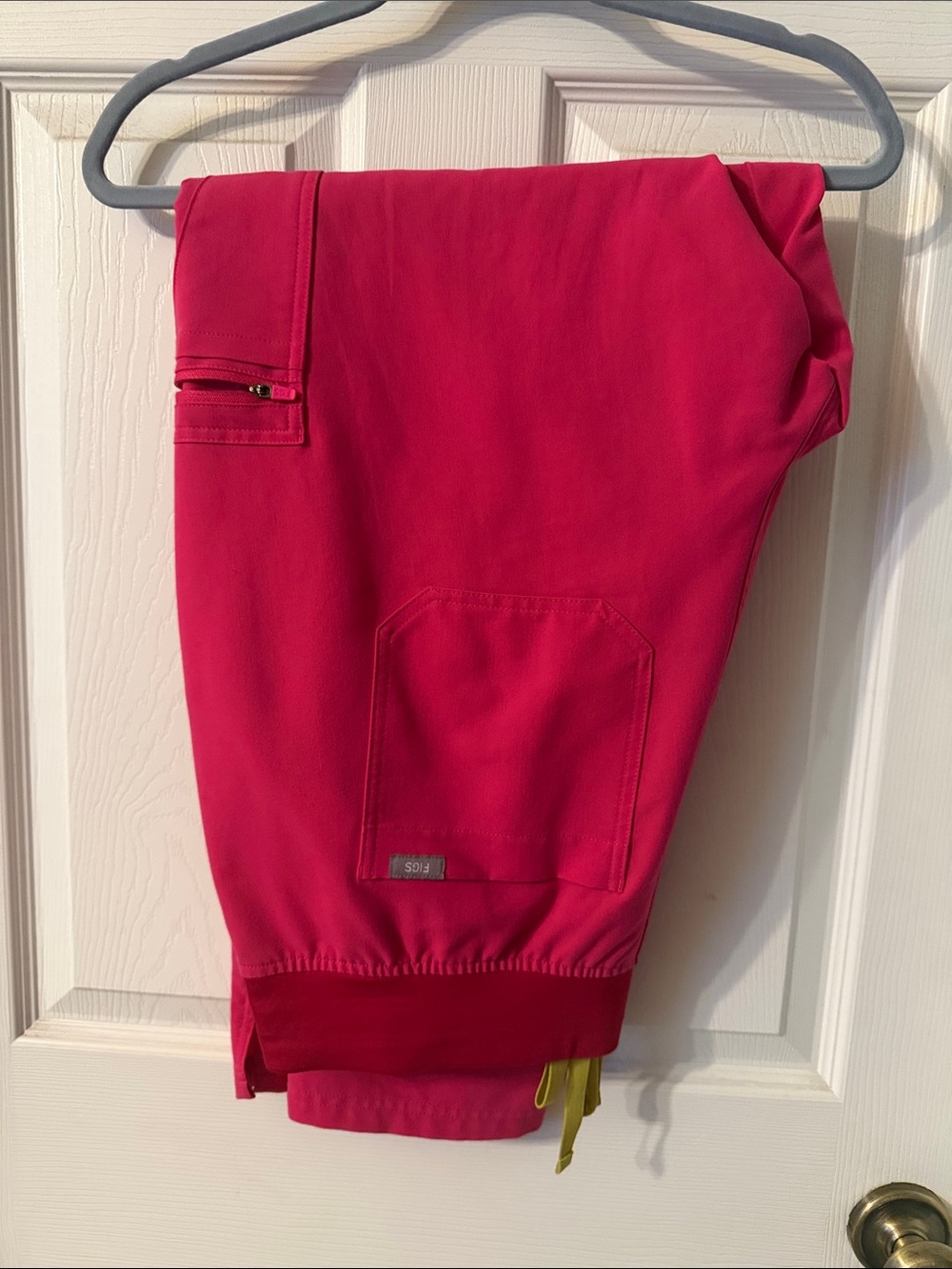 Figs Women’s Hot Pink Short-Sleeve Medical Top & Pants set - Picture 3 of 4